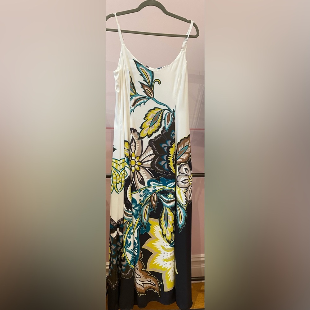White House Black Market Elegant Cream Dress